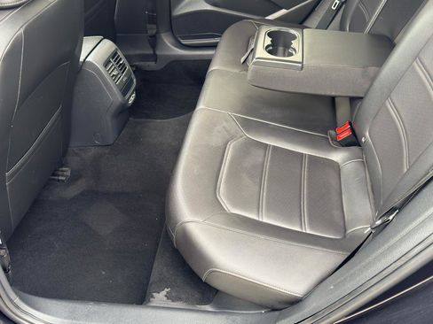 Used 2021 Volkswagen Passat 2.0T SE image 42