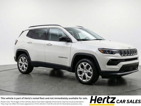 Used 2025 Jeep Compass Latitude AWD/4WD image 1