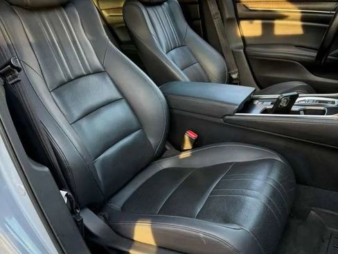 Used 2022 Honda Accord Touring image 9
