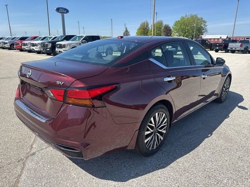 Used 2023 Nissan Altima 2.5 SV FWD image 3