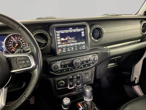 Used 2021 Jeep Wrangler Unlimited Sahara AWD/4WD image 9
