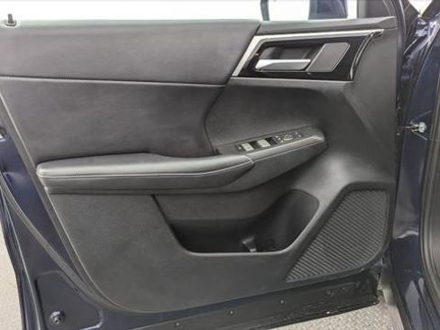 Used 2024 Mitsubishi Outlander SE image 13