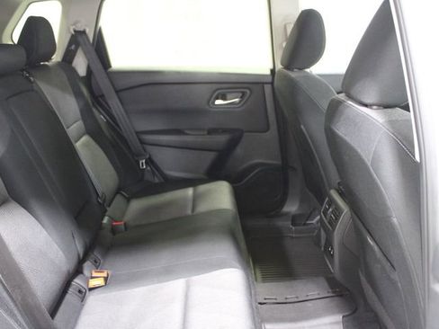 Used 2024 Nissan Rogue SV image 27