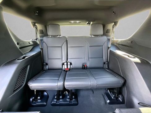 Used 2025 Chevrolet Tahoe High Country RWD image 30