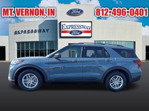 New 2026 Ford Explorer Active RWD image 9