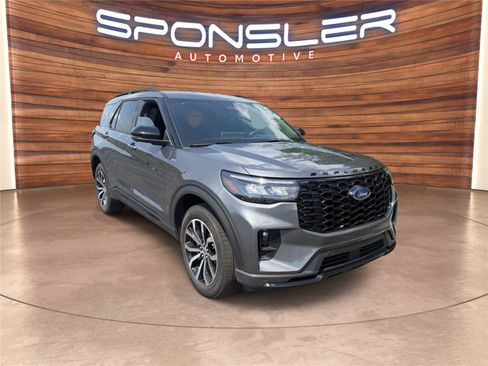 Certified 2026 Ford Explorer ST-Line AWD/4WD image 9