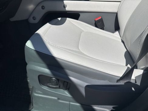 Used 2025 Land Rover Defender 110 S image 13