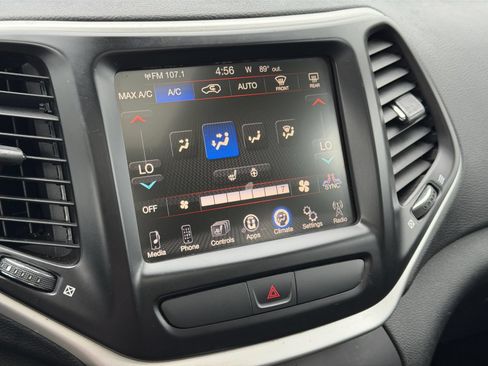 Used 2016 Jeep Cherokee Trailhawk w/ Comfort/Convenience Group AWD/4WD image 26