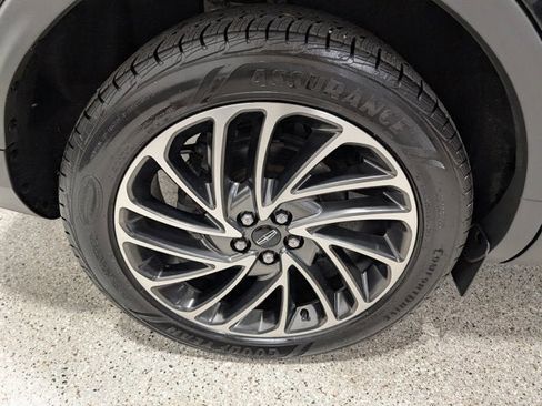 Used 2020 Lincoln Nautilus Reserve w/ Equipment Group 201A image 11