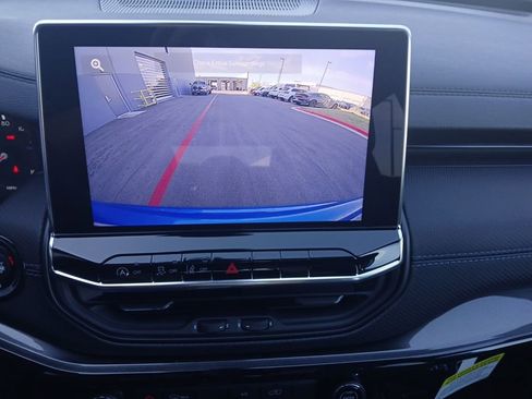 New 2026 Jeep Compass Latitude image 9