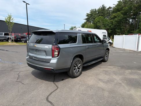 Used 2023 Chevrolet Suburban LT w/ Luxury Package AWD/4WD image 5