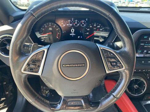 Used 2017 Chevrolet Camaro LT RWD image 18