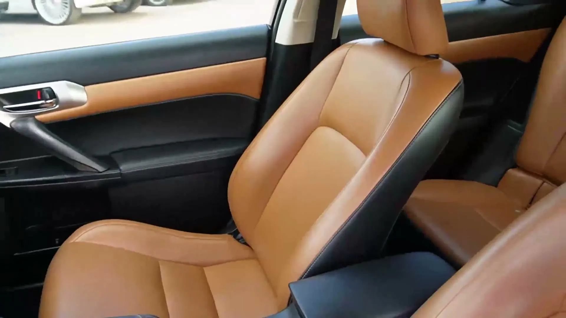 Used 2015 Lexus CT 200h w/ Navigation Package FWD image 54