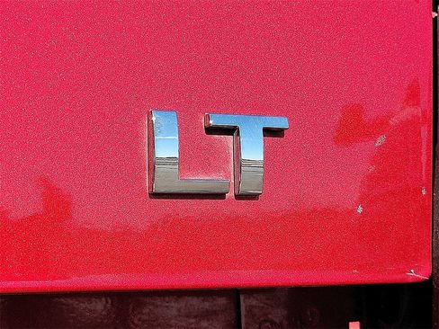 Used 2018 Chevrolet Silverado 1500 LT w/ Texas Edition image 9