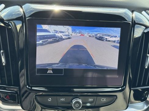Used 2023 Chevrolet Traverse LT image 27