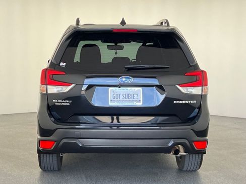 Used 2024 Subaru Forester Premium AWD/4WD image 5