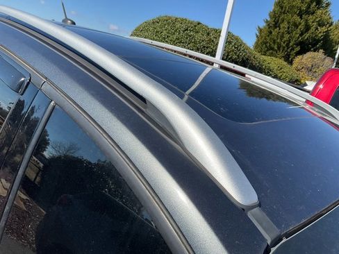 Used 2017 Ford Escape Titanium image 8