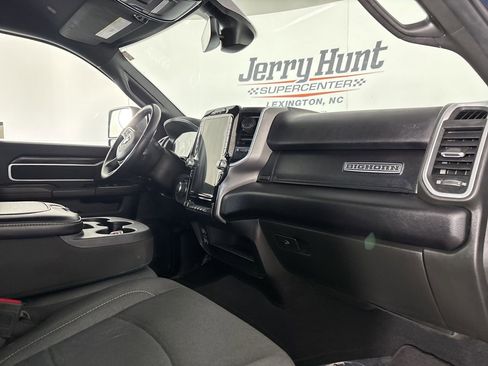 Used 2024 RAM 2500 Big Horn w/ Sport Appearance Package image 28