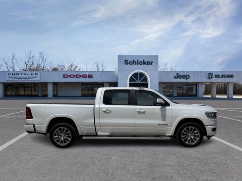 Used 2019 RAM 1500 Laramie AWD/4WD image 2