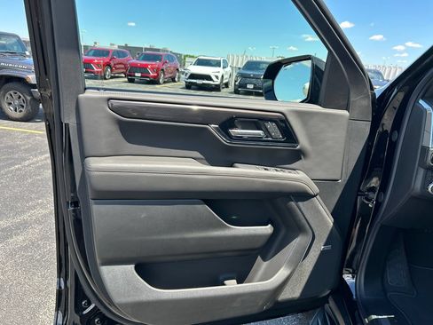 New 2026 GMC Yukon Elevation w/ Elevation Premium Package AWD/4WD image 17