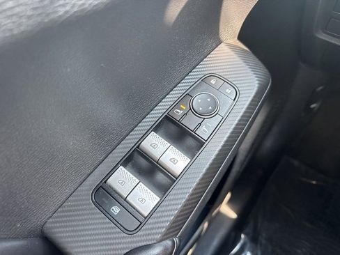 Used 2022 Mitsubishi Outlander SE image 17