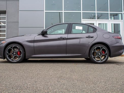 Used 2025 Alfa Romeo Giulia Veloce image 7