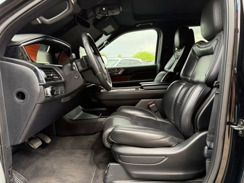 Used 2018 Lincoln Navigator L Reserve image 44