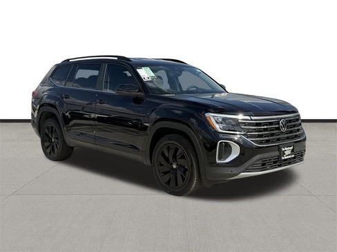 New 2026 Volkswagen Atlas SE image 3