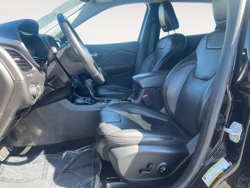 Used 2020 Jeep Cherokee Limited image 32