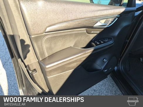 Used 2022 Buick Envision Essence w/ Technology Package II image 23