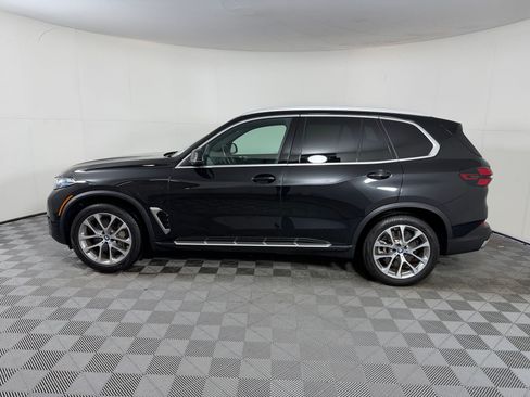 Used 2025 BMW X5 xDrive50e AWD/4WD image 2