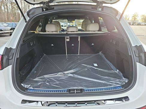 New 2026 Mercedes-Benz GLC 300 image 13