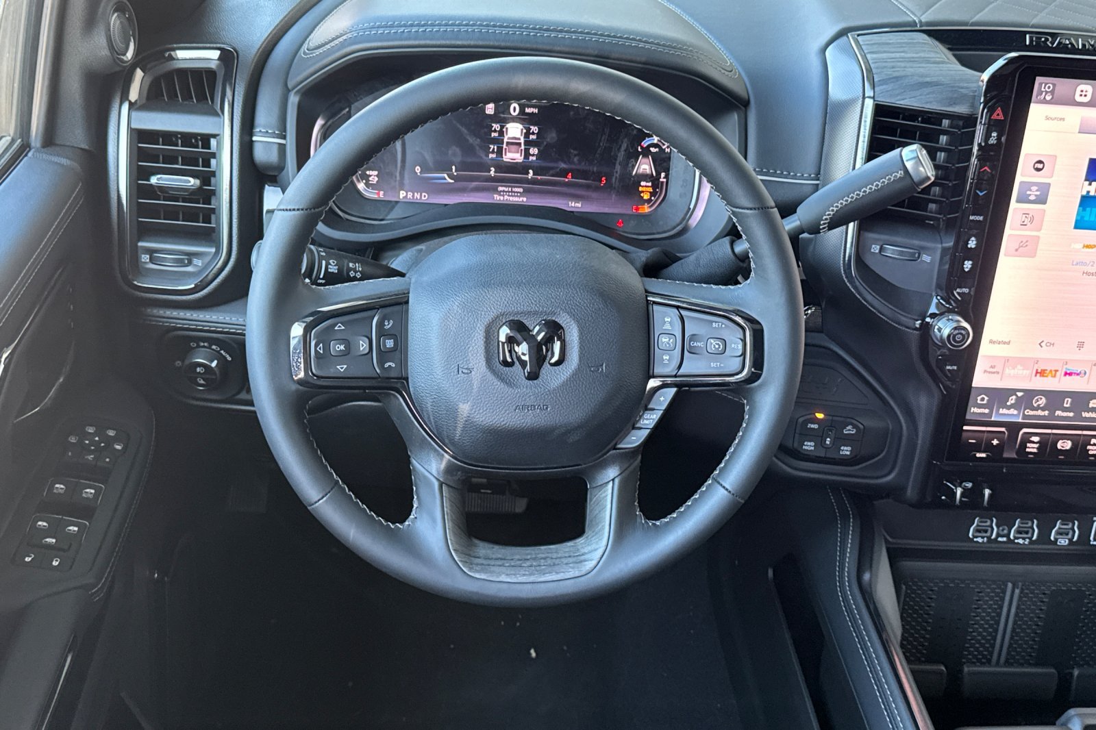New 2026 RAM 2500 Limited AWD/4WD image 13