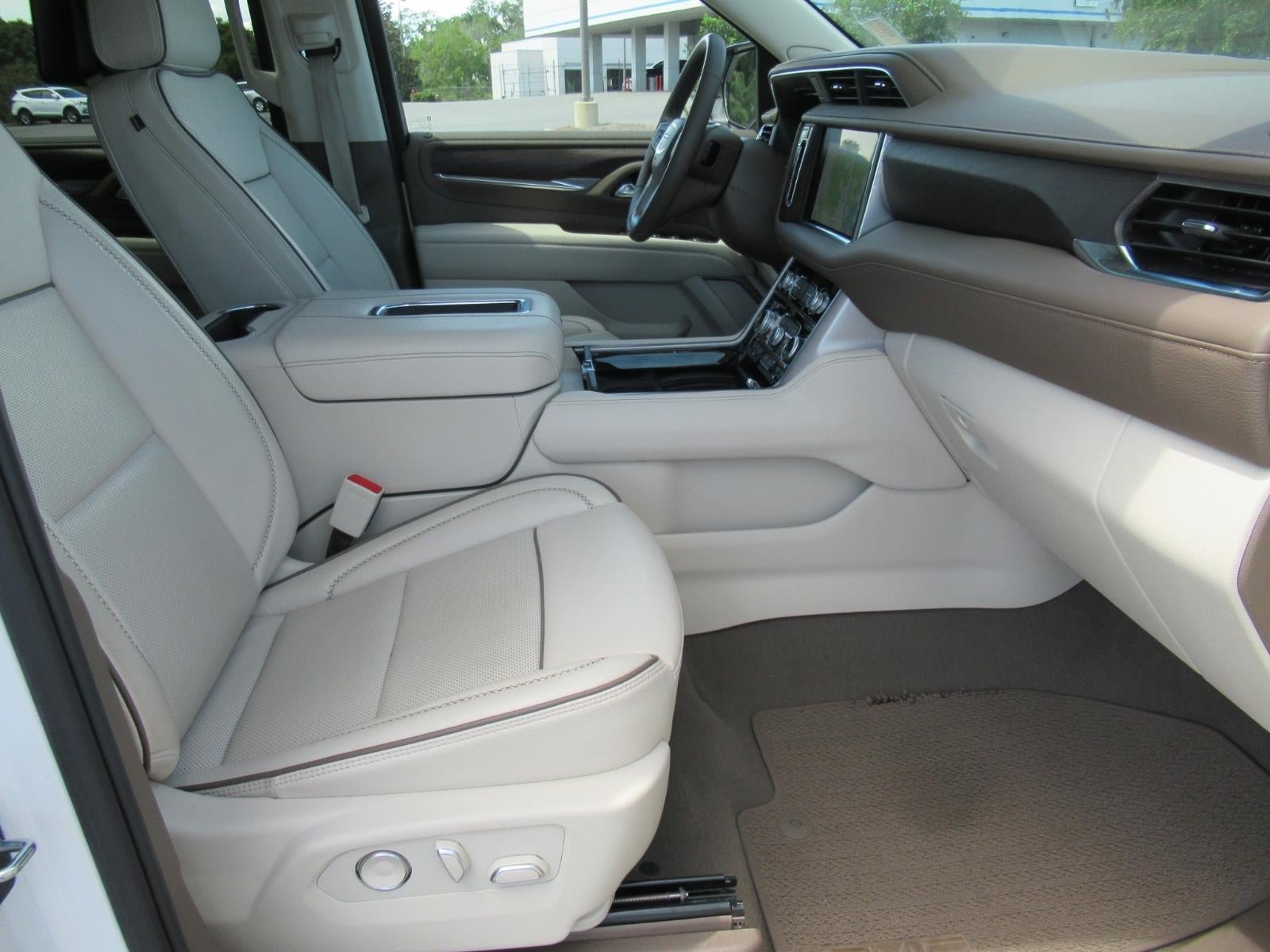 Used 2024 GMC Yukon XL Denali RWD image 10