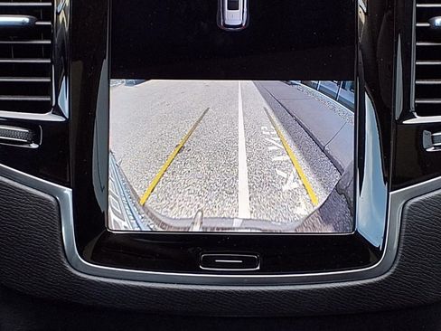Certified 2023 Volvo XC90 B6 Plus w/ Protection Package AWD/4WD image 18
