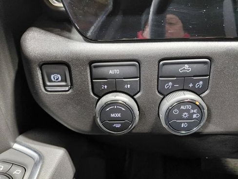 Used 2025 Chevrolet Silverado 1500 RST w/ Dark Appearance Package image 40