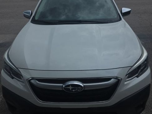 Used 2021 Subaru Outback Touring XT AWD/4WD image 4