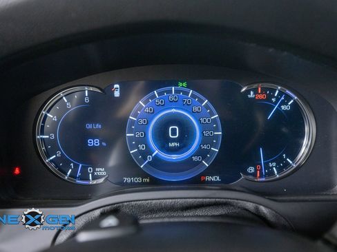 Used 2017 Cadillac Escalade Luxury AWD/4WD image 16