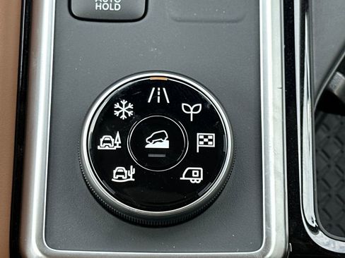 New 2026 Nissan Pathfinder Platinum AWD/4WD image 29