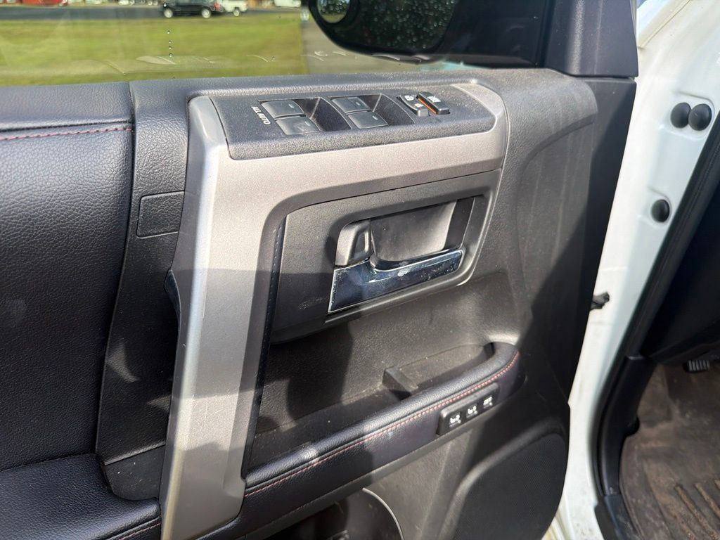 Used 2019 Toyota 4Runner Limited AWD/4WD image 14