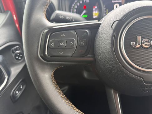 Used 2024 Jeep Wrangler Unlimited AWD/4WD image 19