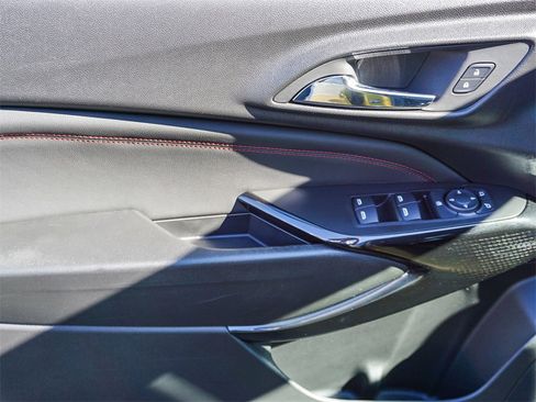 Used 2024 Chevrolet Trax RS w/ Driver Confidence Package image 18