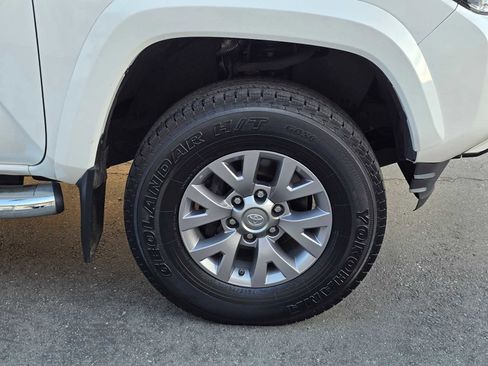 Used 2019 Toyota Tacoma SR5 image 9