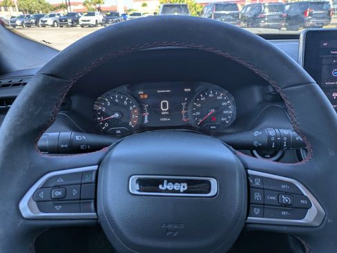 Used 2024 Jeep Compass Trailhawk AWD/4WD image 26