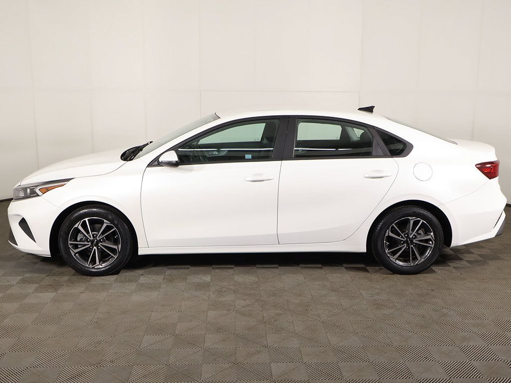 Used 2022 Kia Forte LXS w/ LXS Technology Package FWD image 19