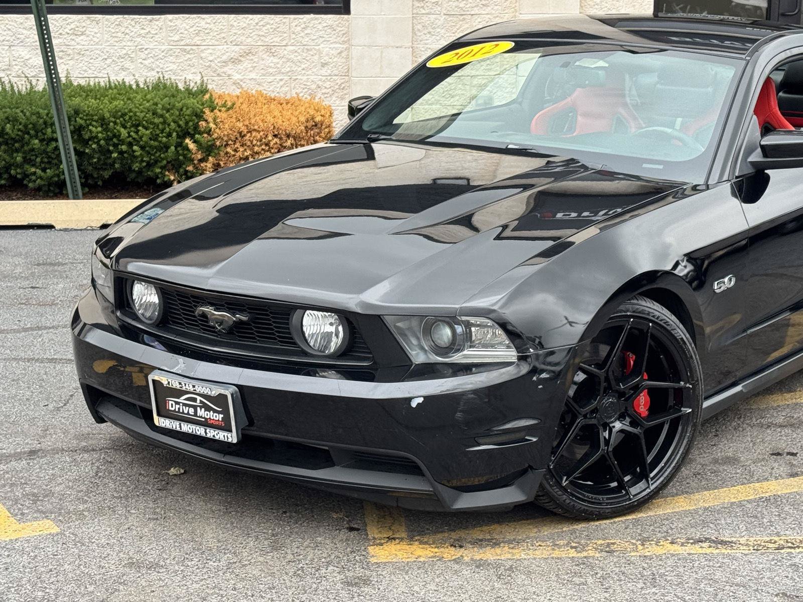 Used 2012 Ford Mustang GT Premium w/ HID Headlamps & Security Pkg RWD image 3