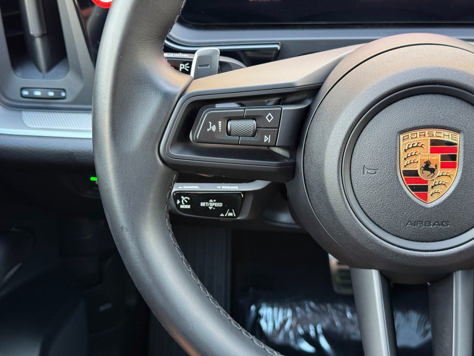 Used 2024 Porsche Cayenne S AWD/4WD image 23