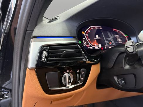 Used 2021 BMW 530i w/ Premium Package RWD image 18
