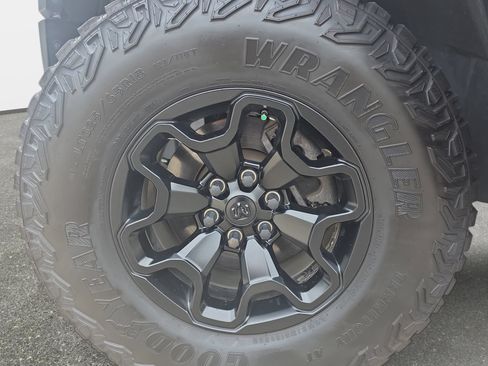 Used 2022 RAM 1500 TRX AWD/4WD image 32