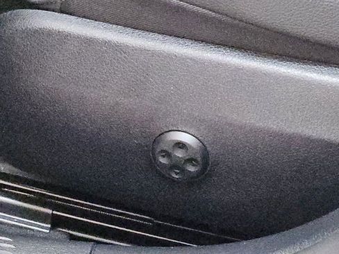 Used 2025 Mercedes-Benz C 300 4MATIC Sedan image 14